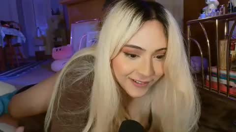 your girl online show from December 6, 2024, 7:21 am