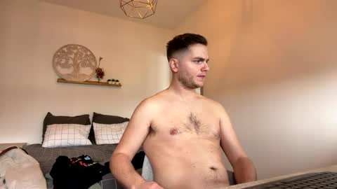 syl092 online show from February 9, 2026, 1:15 pm