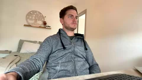 syl092 online show from March 30, 2026, 12:17 pm