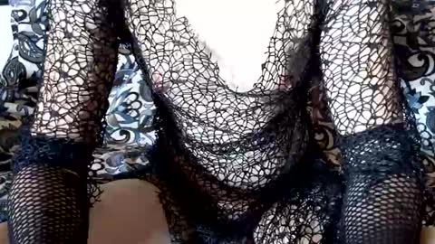 Snapshot of sylexia_stf chatting on October 17, 2025, 6:43 pm Sylexia online show from October 17, 2025, 6:43 pm