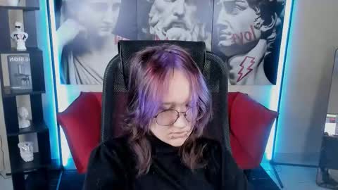 syllviareed online show from December 20, 2025, 7:37 am