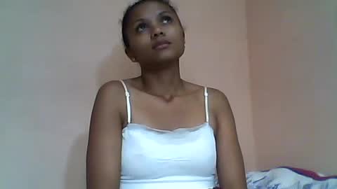 sylvaniah01 online show from June 14, 2026, 4:47 am