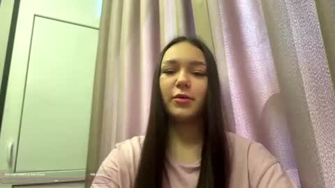Snapshot of sylviadyar chatting on June 10, 2026, 10:47 am Sylvia online show from June 10, 2026, 10:47 am