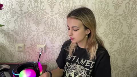 Emily online show from June 1, 2026, 3:03 pm