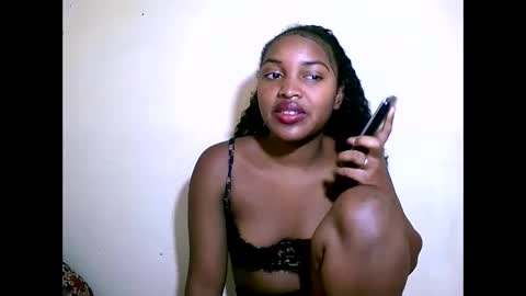 Snapshot of sylviasexy27 chatting on December 3, 2024, 8:16 am sylviasexy27 online show from December 3, 2024, 8:16 am