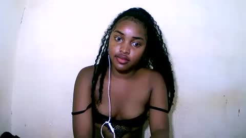 Snapshot of sylviasexy27 chatting on January 20, 2025, 12:46 am sylviasexy27 online show from January 20, 2025, 12:46 am