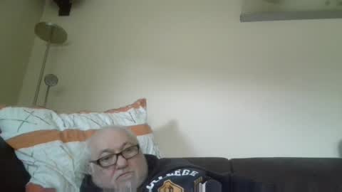 Snapshot of synek65 chatting on December 8, 2024, 10:30 am synek65 online show from December 8, 2024, 10:30 am