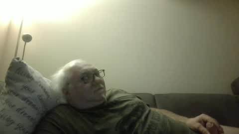 Snapshot of synek65 chatting on December 15, 2024, 9:20 pm synek65 online show from December 15, 2024, 9:20 pm
