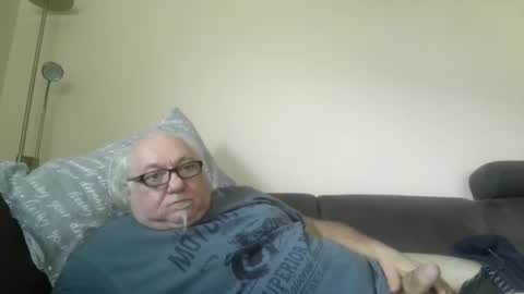 Snapshot of synek65 chatting on December 28, 2024, 9:52 am synek65 online show from December 28, 2024, 9:52 am