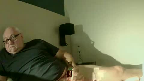 Snapshot of synek65 chatting on January 17, 2025, 6:44 pm synek65 online show from January 17, 2025, 6:44 pm