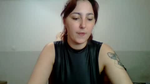Snapshot of syssipisi chatting on September 10, 2025, 3:01 pm Sarah online show from September 10, 2025, 3:01 pm