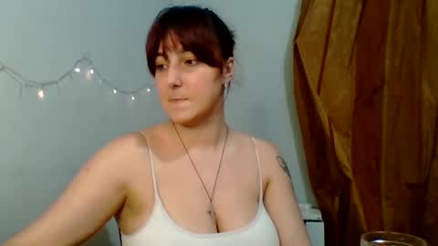 Snapshot of syssipisi chatting on September 23, 2025, 4:54 pm Sarah online show from September 23, 2025, 4:54 pm
