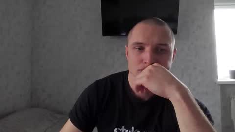 Snapshot of t30t chatting on November 12, 2025, 8:04 am Den online show from November 12, 2025, 8:04 am