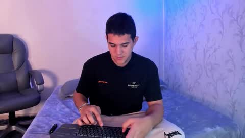 Snapshot of tadeo_vega chatting on February 4, 2026, 3:23 am tadeo_vega online show from February 4, 2026, 3:23 am