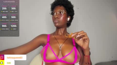 Snapshot of tahira_21 chatting on December 3, 2024, 10:51 pm Tahira online show from December 3, 2024, 10:51 pm