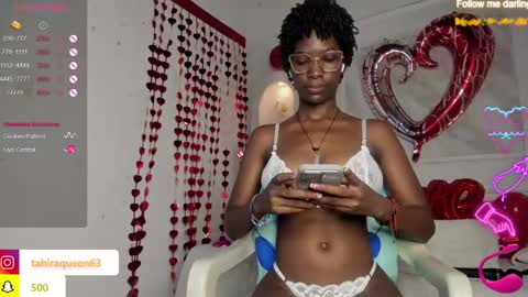 Snapshot of tahira_21 chatting on February 7, 2025, 7:38 pm Tahira online show from February 7, 2025, 7:38 pm