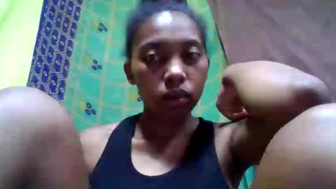 Snapshot of tahiriniah chatting on February 17, 2025, 9:30 pm tahiriniah online show from February 17, 2025, 9:30 pm