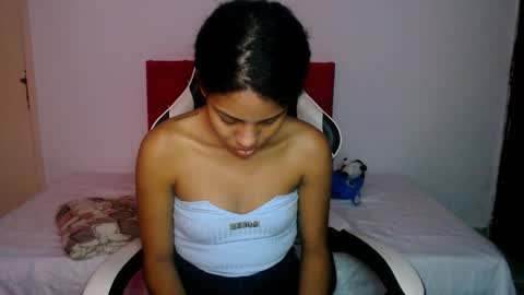 Snapshot of tainara_ebonny chatting on October 19, 2025, 7:14 pm Tainara online show from October 19, 2025, 7:14 pm