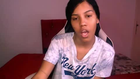 Snapshot of tainara_ebonny chatting on October 20, 2025, 7:14 pm Tainara online show from October 20, 2025, 7:14 pm
