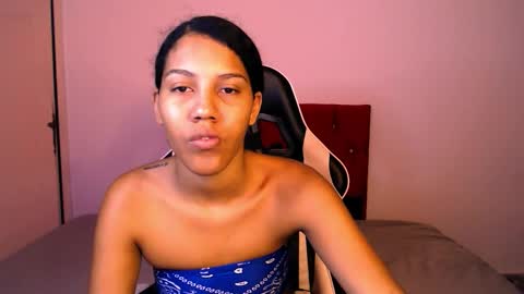 Snapshot of tainara_ebonny chatting on October 25, 2025, 7:08 pm Tainara online show from October 25, 2025, 7:08 pm