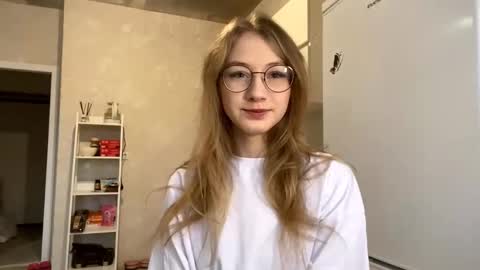 Snapshot of tainastoa chatting on December 1, 2025, 8:08 am Tessa online show from December 1, 2025, 8:08 am