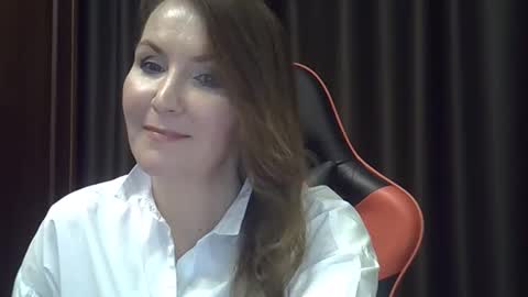 taisialucky77 online show from November 17, 2025, 4:13 pm