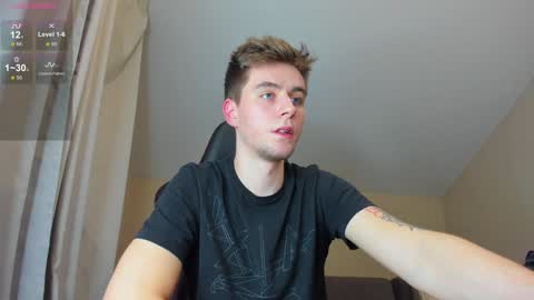 Snapshot of taisonbrownx chatting on December 4, 2024, 7:45 pm Taison online show from December 4, 2024, 7:45 pm