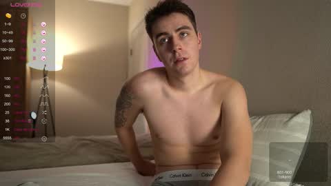 Snapshot of taisonbrownx chatting on October 1, 2025, 7:31 pm Taison online show from October 1, 2025, 7:31 pm