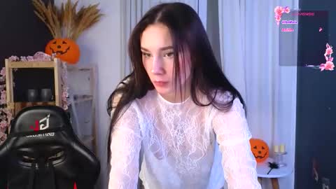 Snapshot of taissa_farmiga chatting on November 3, 2025, 3:13 pm Lizzy online show from November 3, 2025, 3:13 pm