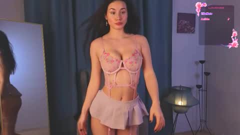 Snapshot of taissa_farmiga chatting on November 11, 2025, 4:40 pm Lizzy online show from November 11, 2025, 4:40 pm