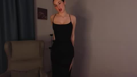 Lizzy online show from November 24, 2025, 4:29 pm