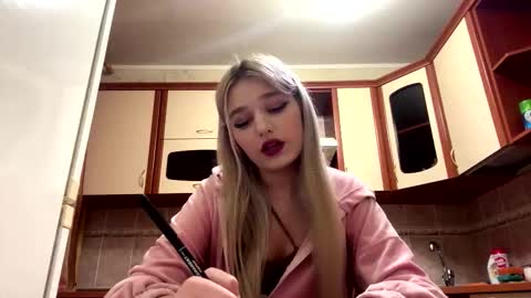 Snapshot of taitebinner chatting on February 13, 2026, 3:41 pm Mia online show from February 13, 2026, 3:41 pm