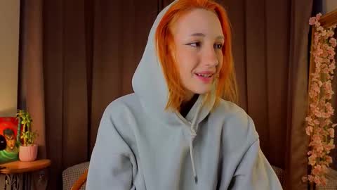 Snapshot of taiteedgington chatting on October 19, 2025, 2:45 am im Lally online show from October 19, 2025, 2:45 am