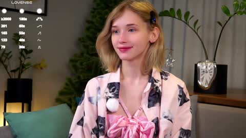 Mia online show from January 26, 2025, 12:05 am