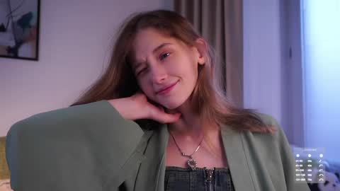 Mia online show from November 8, 2025, 1:39 am