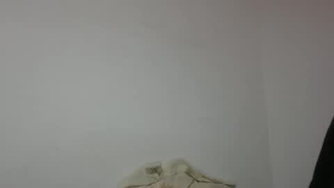 Snapshot of talhi_ chatting on May 18, 2026, 5:24 am talhi_ online show from May 18, 2026, 5:24 am