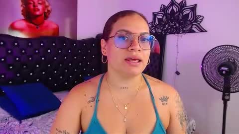 Snapshot of taliana36 chatting on December 2, 2025, 1:50 pm taliana36 online show from December 2, 2025, 1:50 pm