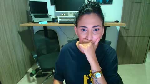 talianaprada_ online show from December 4, 2025, 11:46 pm