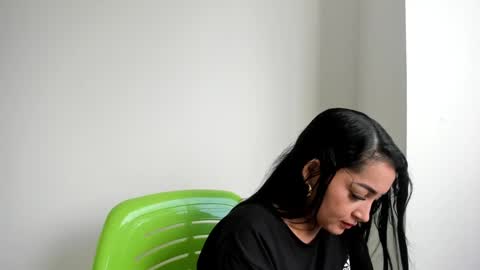 talianasweet03 online show from October 6, 2025, 8:28 pm