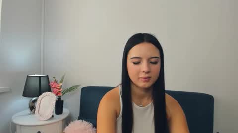 taliasensitive online show from October 4, 2025, 7:50 am