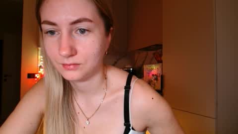 Snapshot of taliiyafiredream chatting on February 17, 2026, 6:10 am Kira online show from February 17, 2026, 6:10 am