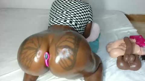 butterflyass online show from May 1, 2026, 3:00 am