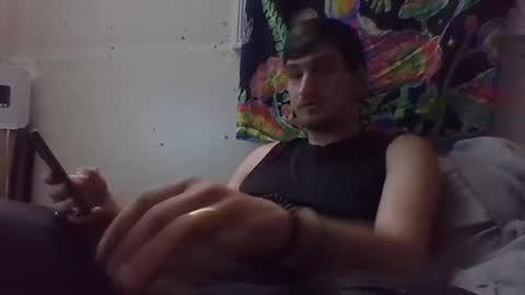 tallerandhandsomer online show from November 18, 2025, 12:09 pm