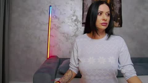 Snapshot of tallida69 chatting on November 16, 2025, 8:36 pm Tallida online show from November 16, 2025, 8:36 pm