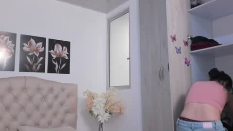 Hi im sara online show from July 30, 2026, 1:10 pm