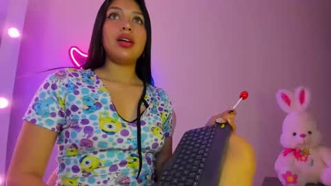 Snapshot of tamara_marquez chatting on September 22, 2025, 3:25 pm SOFIA online show from September 22, 2025, 3:25 pm