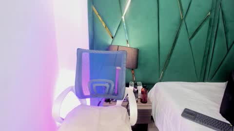 Tamara  online show from November 7, 2025, 12:27 pm