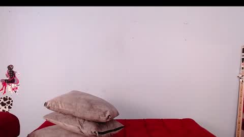 Snapshot of tamara_reyna chatting on December 3, 2024, 8:28 pm Tammy Modelo independiente YEAH online show from December 3, 2024, 8:28 pm