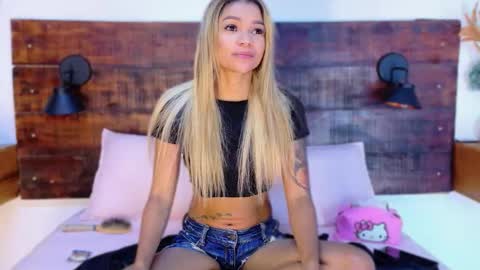 Snapshot of tamara_sanz1 chatting on February 10, 2026, 10:08 am online show from February 10, 2026, 10:08 am