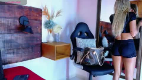 Snapshot of tamara_sanz1 chatting on February 12, 2026, 10:10 am online show from February 12, 2026, 10:10 am